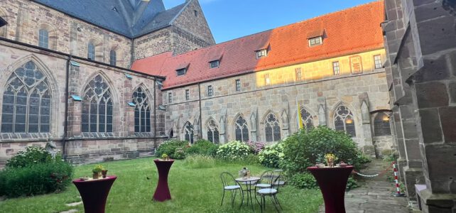 Mönche, Mythen und Melodien: Abendmusik im Fritzlarer Dom sorgt für staunende Gesichter Mönche, Mythen und Melodien: Abendmusik im Fritzlarer Dom sorgt für staunende Gesichter